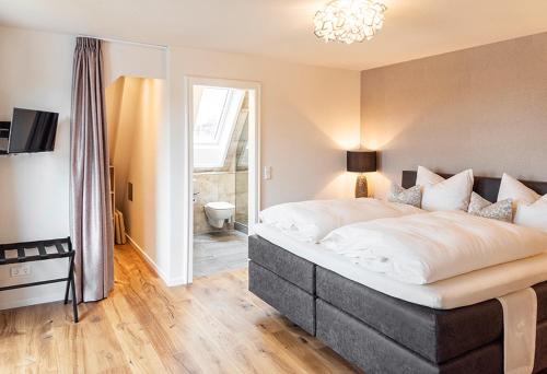 Large Suite