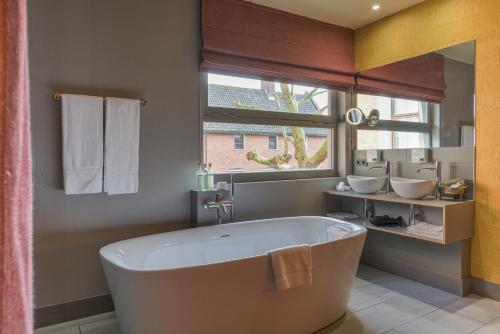 Grand Deluxe Double Room