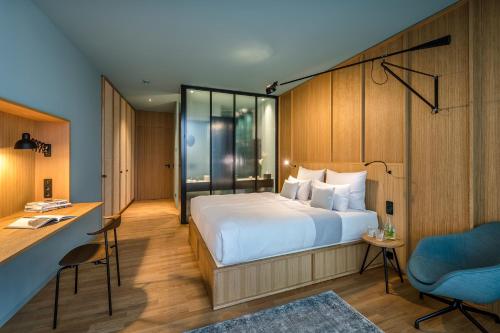 Doppelzimmer mit Balkon im Nebengebäude 