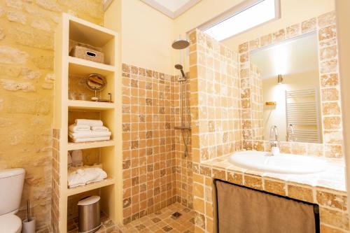 Double Room Signature