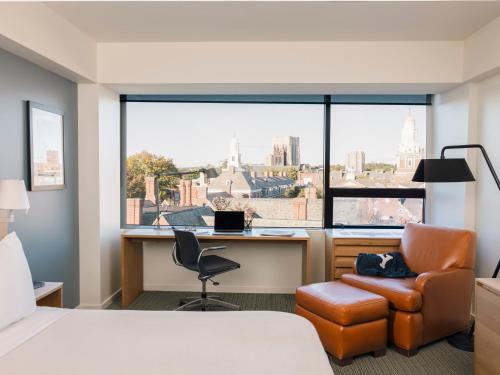 Deluxe King, Campus View