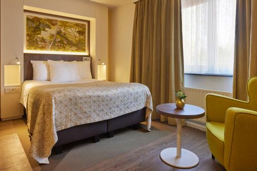 Standard Queen Room