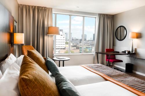 Deluxe Room, Tower
