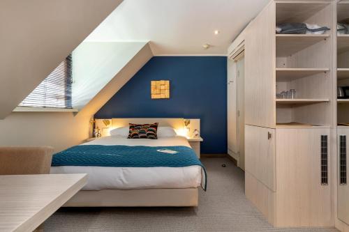 Small Single Room