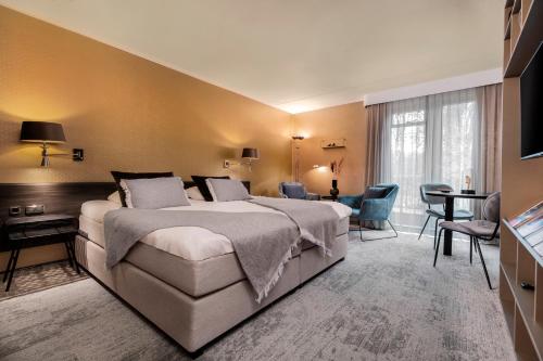 Deluxe Double or Twin Room with French Balcony