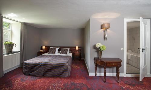 Suite - Split Level (2 Adults)