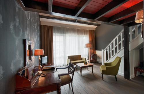 Suite - Split Level (2 Adults)