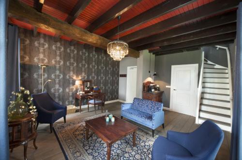 Suite - Split Level (2 Adults)