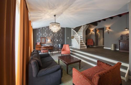 Suite - Split Level (2 Adults)