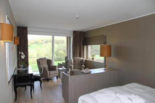 Wellness Suite with Spa Bath and Balcony