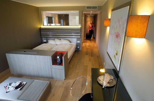 Wellness Suite with Spa Bath and Balcony