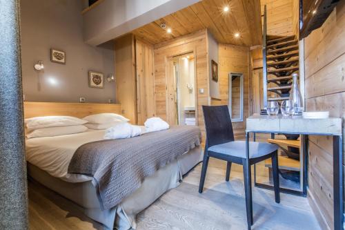 Family room Comfort  (2 Adults + 1 Child)