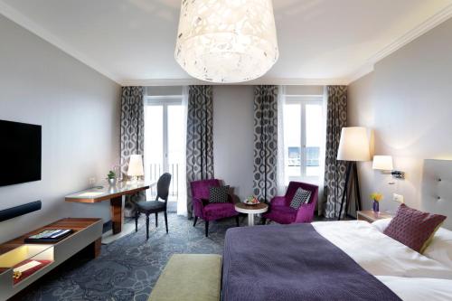 Deluxe Double or Twin Room with Lake View