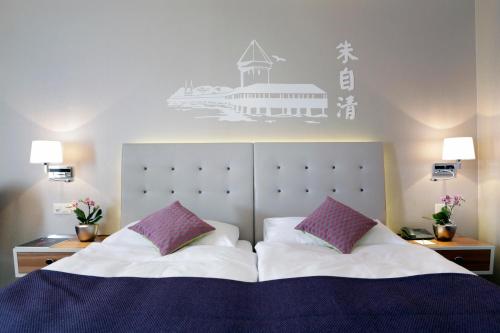 Deluxe Double or Twin Room with City View