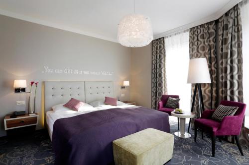 Deluxe Double or Twin Room with City View