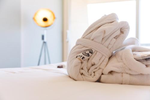 Junior Suite with Two Queen Beds and Sea View
