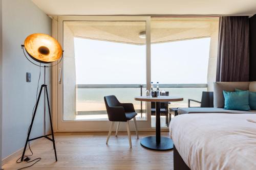 Junior Suite with Two Queen Beds and Sea View