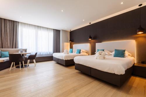 Comfort Room with Two Queen Beds - No Sea View