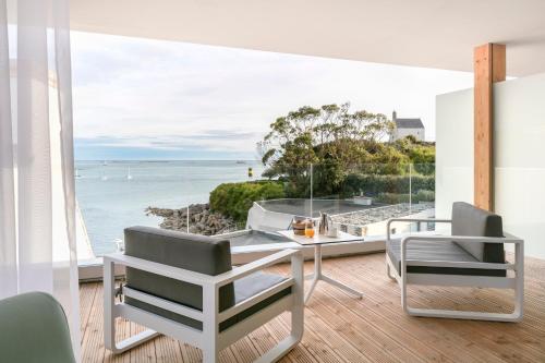 Signature Room with Terrace - Sea View