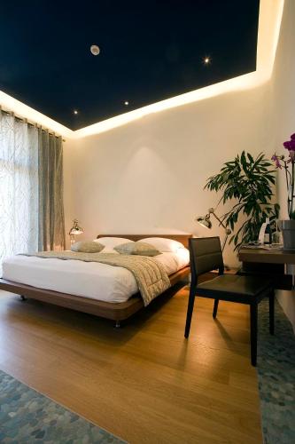 Comfort Room with Terrace
