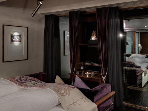 Cozy Art Double Room
