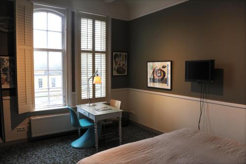 Double Room with Shower - Tower