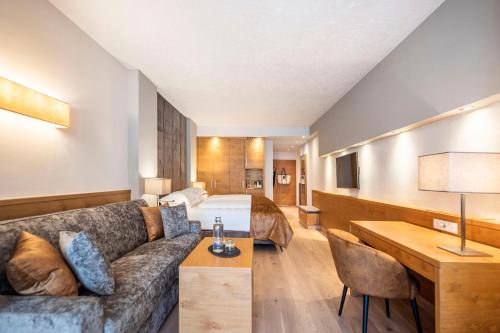 Triple room with balcony