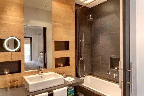 Deluxe Double Room with Spree View