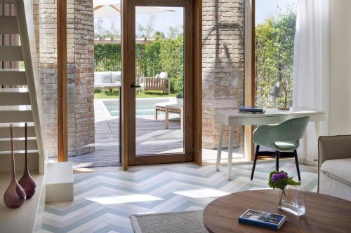 La Maisonette Loft Suite with Private Pool - Split Level