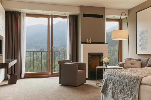 Mountain View Room