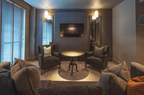 Executive King Room 