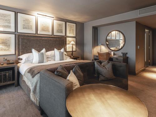 Signature Suite