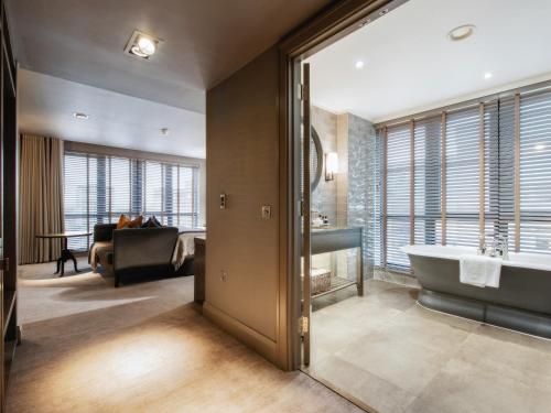 Signature Suite