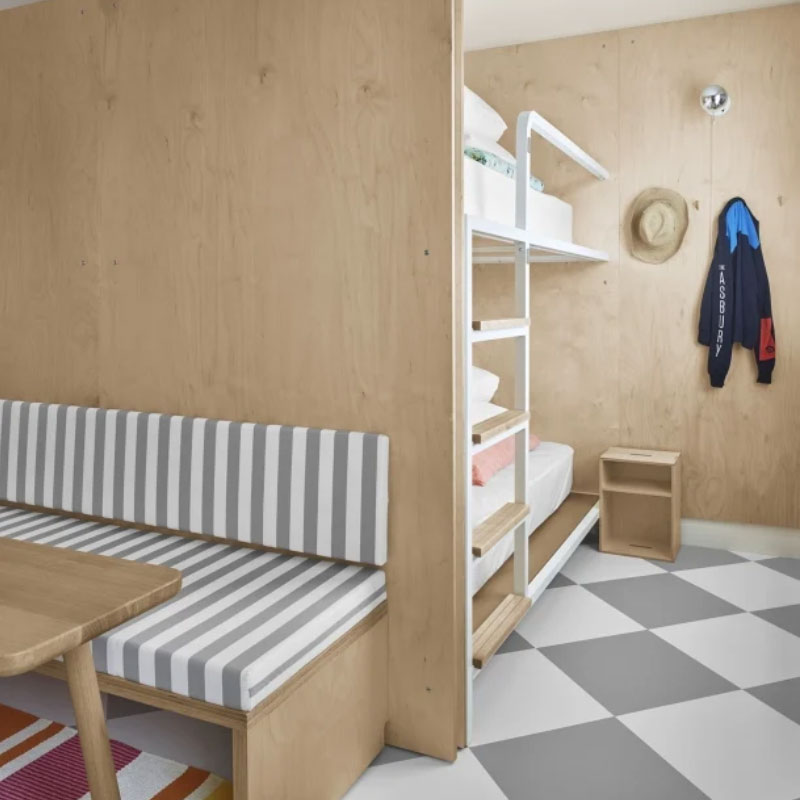 Octo Room with Eight Bunk Beds 