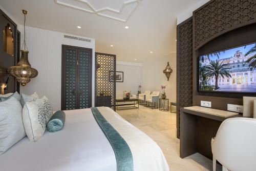 Deluxe Double or Twin Room (2 Adults + 2 Children) 