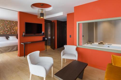 King Suite  with Jacuzzi