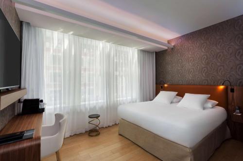 Large Executive King Room