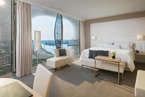 Elbphilharmonie Suite, Suite, 1 King, City/Elbe view