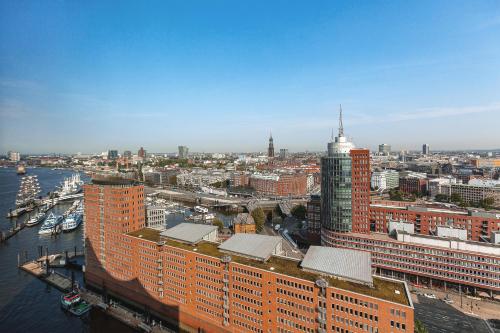 Maisonette Suite, Bi-level Suite, 1 King, City/Elbe view