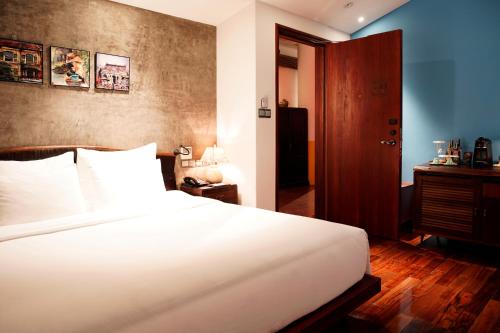 Saigon Balcony Double Room