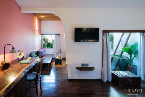 Dong Khoi Balcony Twin Room