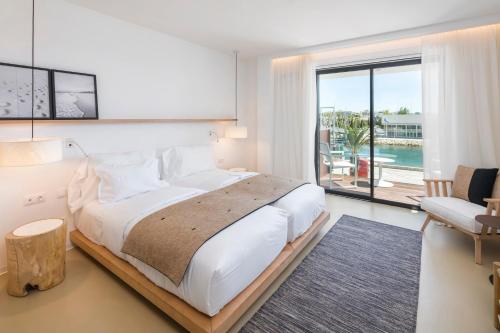 Double or Twin Room with Marina View