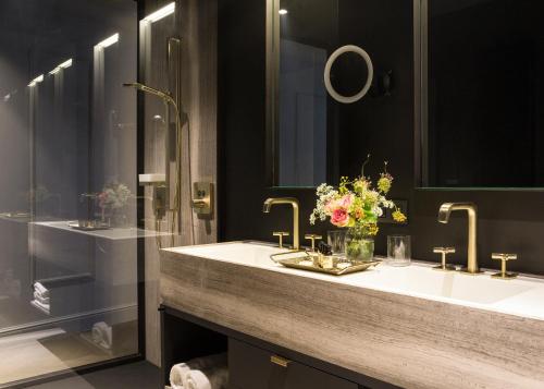 Executive Suite - Seven