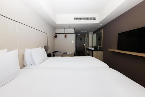 Standard Twin Room with Shower