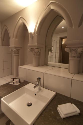Executive Twin Room in Church area