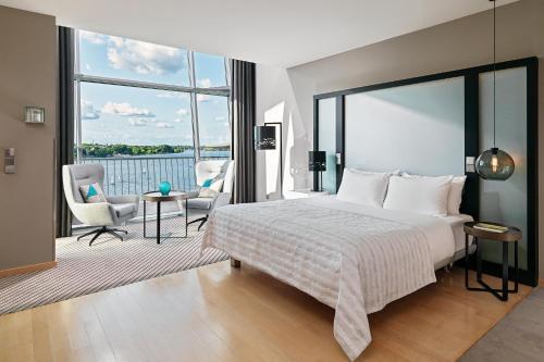 Panorama Suite, Bi-level Suite, Alster view