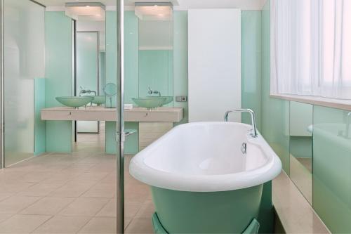 Panorama Suite, Bi-level Suite, Alster view