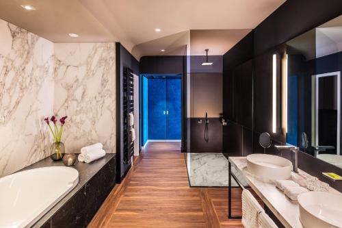 Prestige Lake Suite, 1 Bedroom Suite, Alster view