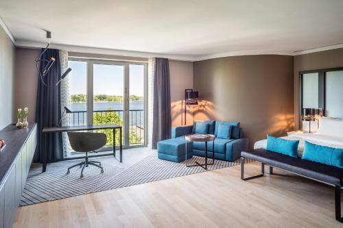 Junior Lake Suite, Alster view