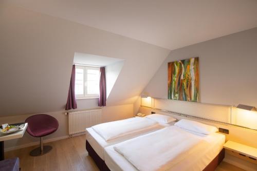 Classic Queen Room